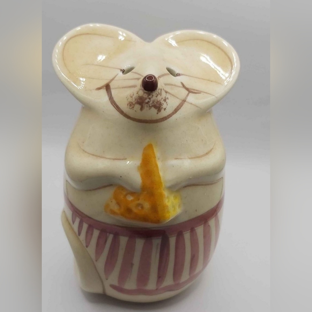 Laurie Gates Mouse Cheese Shaker